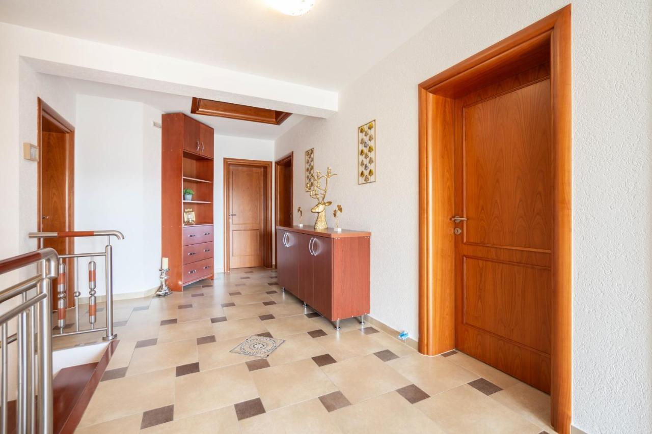 Luxury Villa Ivana Маріна Екстер'єр фото