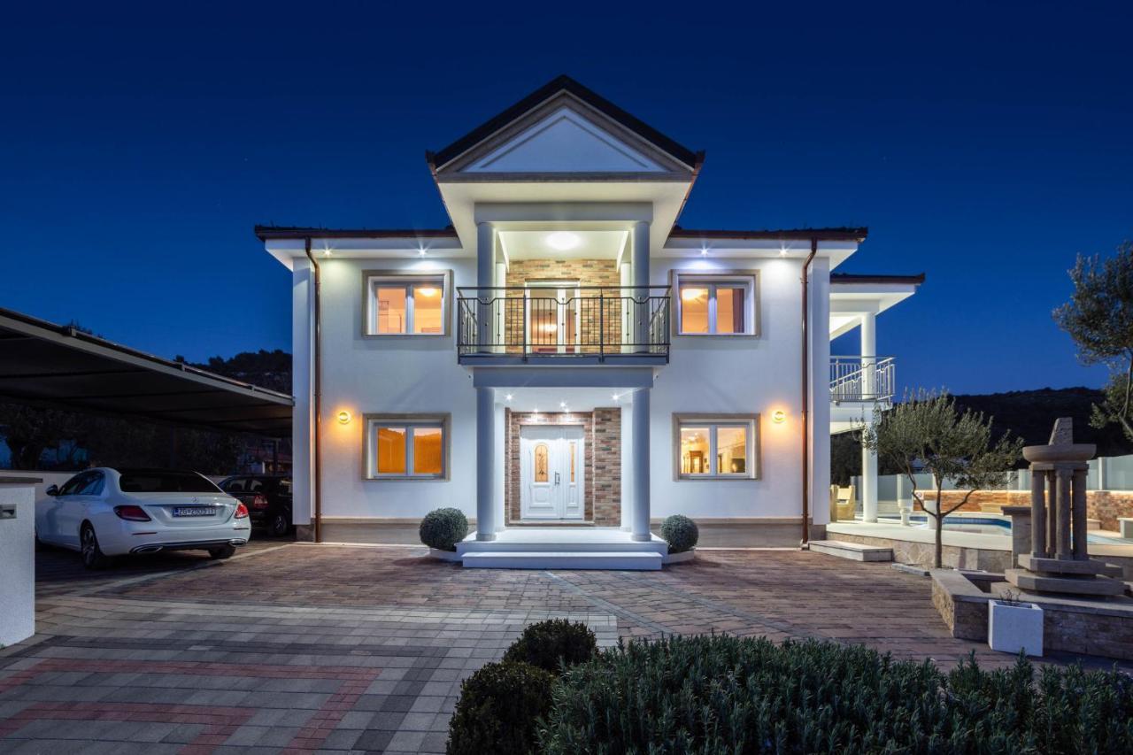 Luxury Villa Ivana Маріна Екстер'єр фото